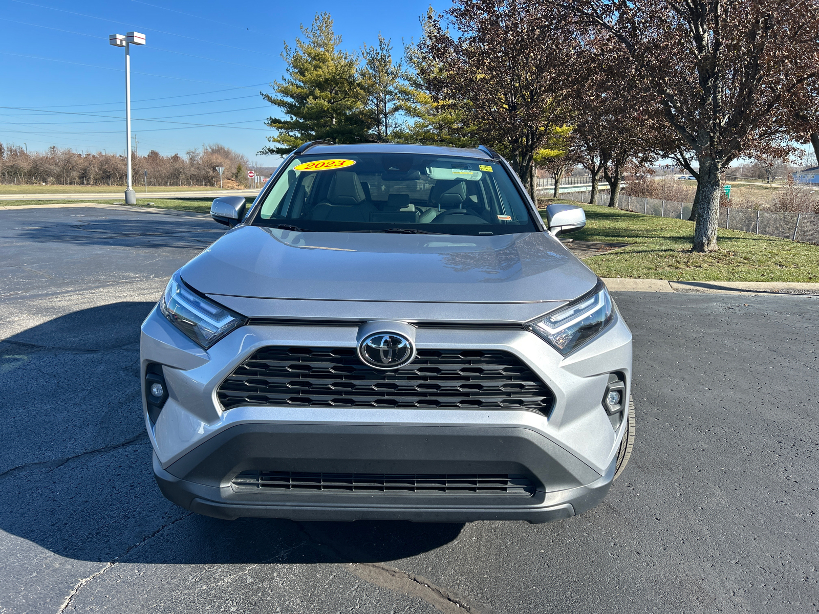 2023 Toyota RAV4 XLE Premium 3