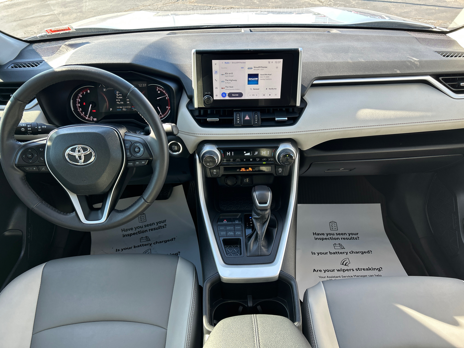 2023 Toyota RAV4 XLE Premium 17