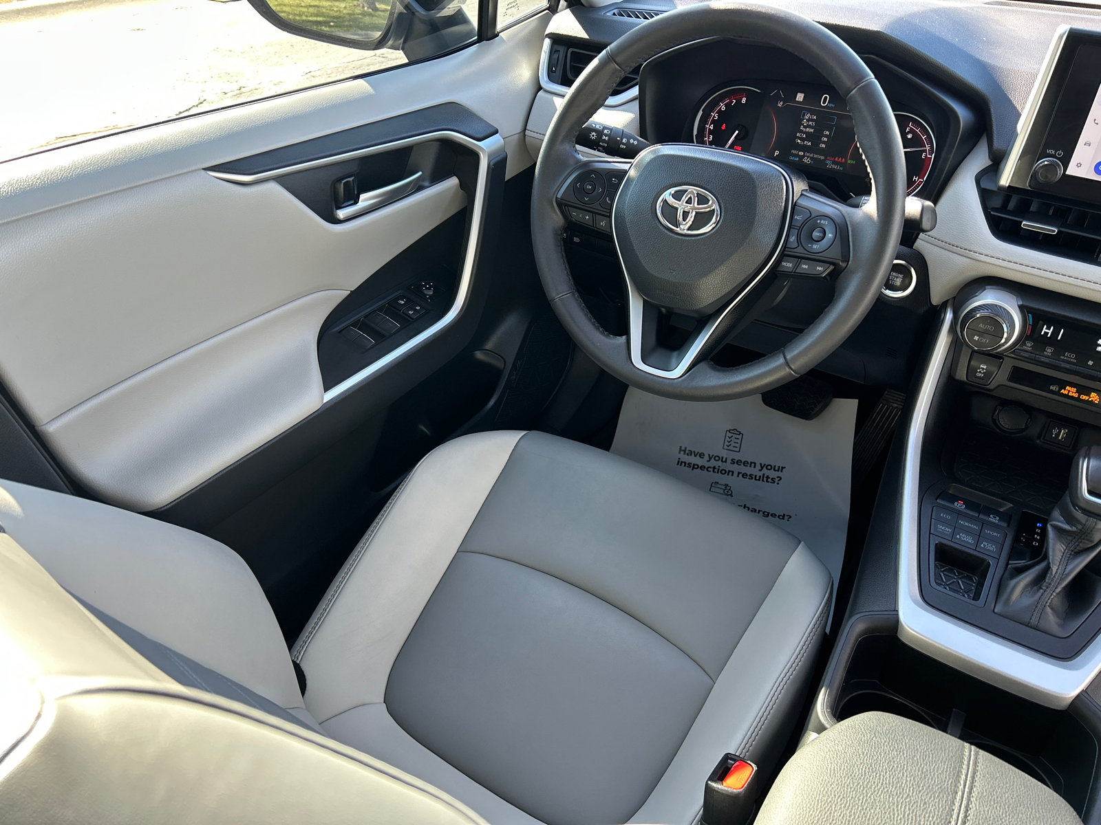 2023 Toyota RAV4 XLE Premium 18