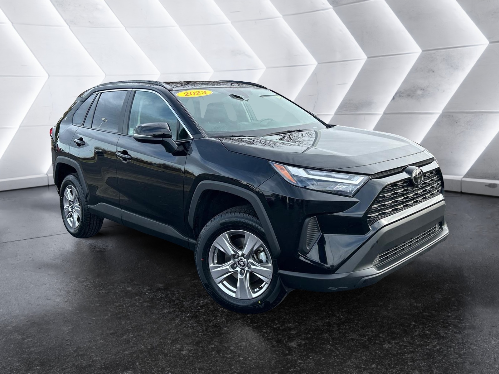 2023 Toyota RAV4 XLE 1