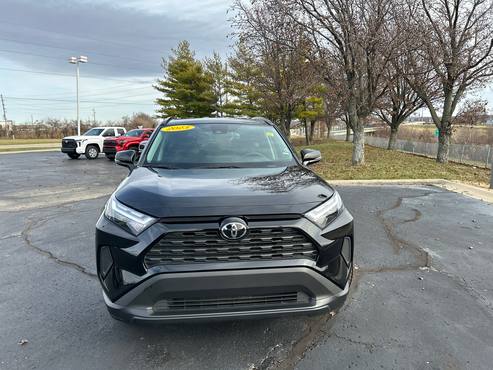 2023 Toyota RAV4 XLE 3