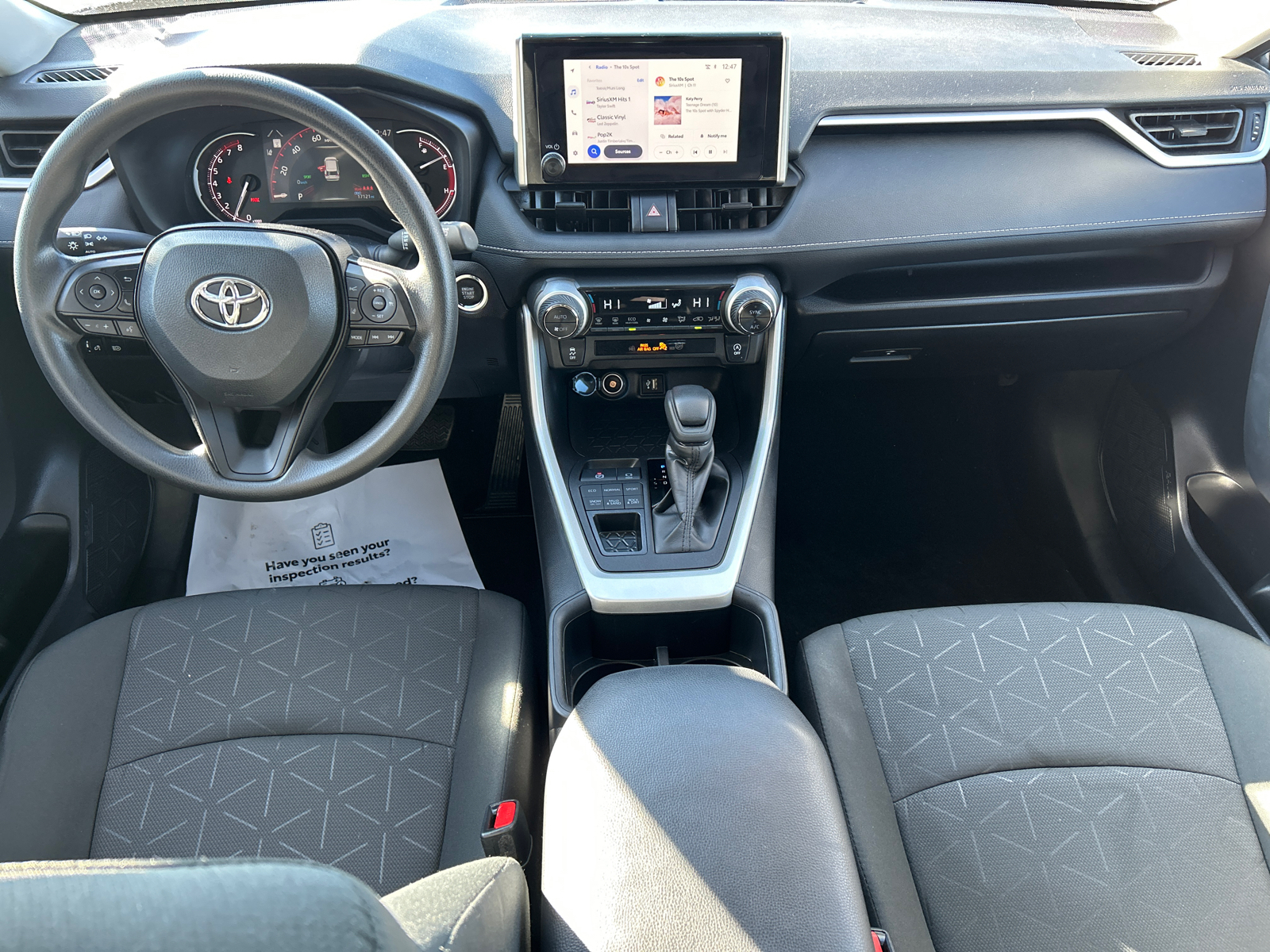 2024 Toyota RAV4 XLE 15