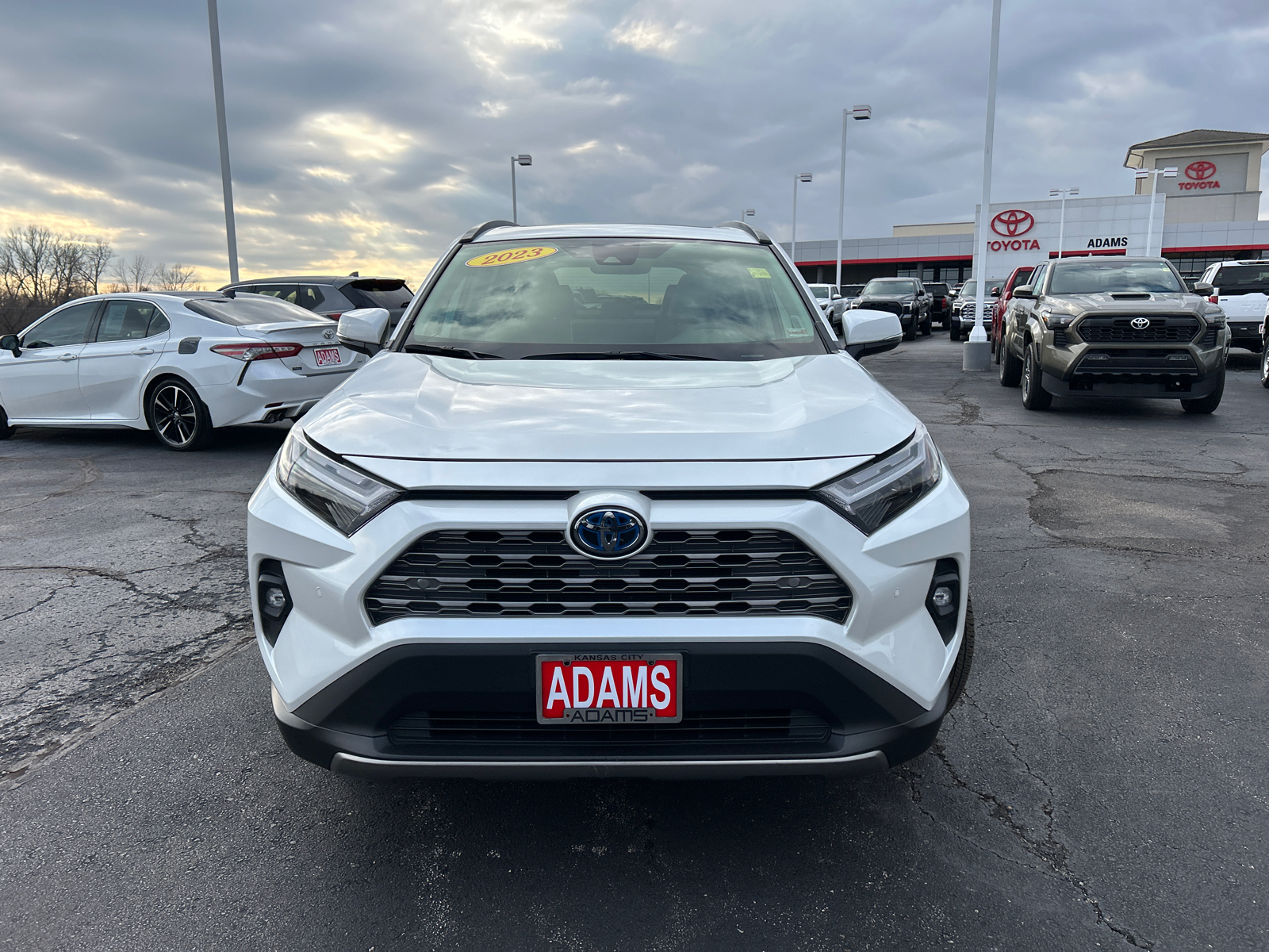 2023 Toyota RAV4 Hybrid Limited 3