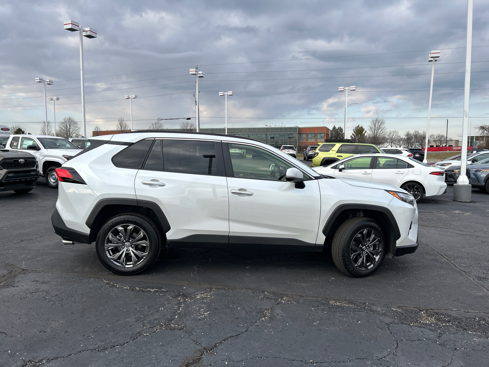 2023 Toyota RAV4 Hybrid Limited 10