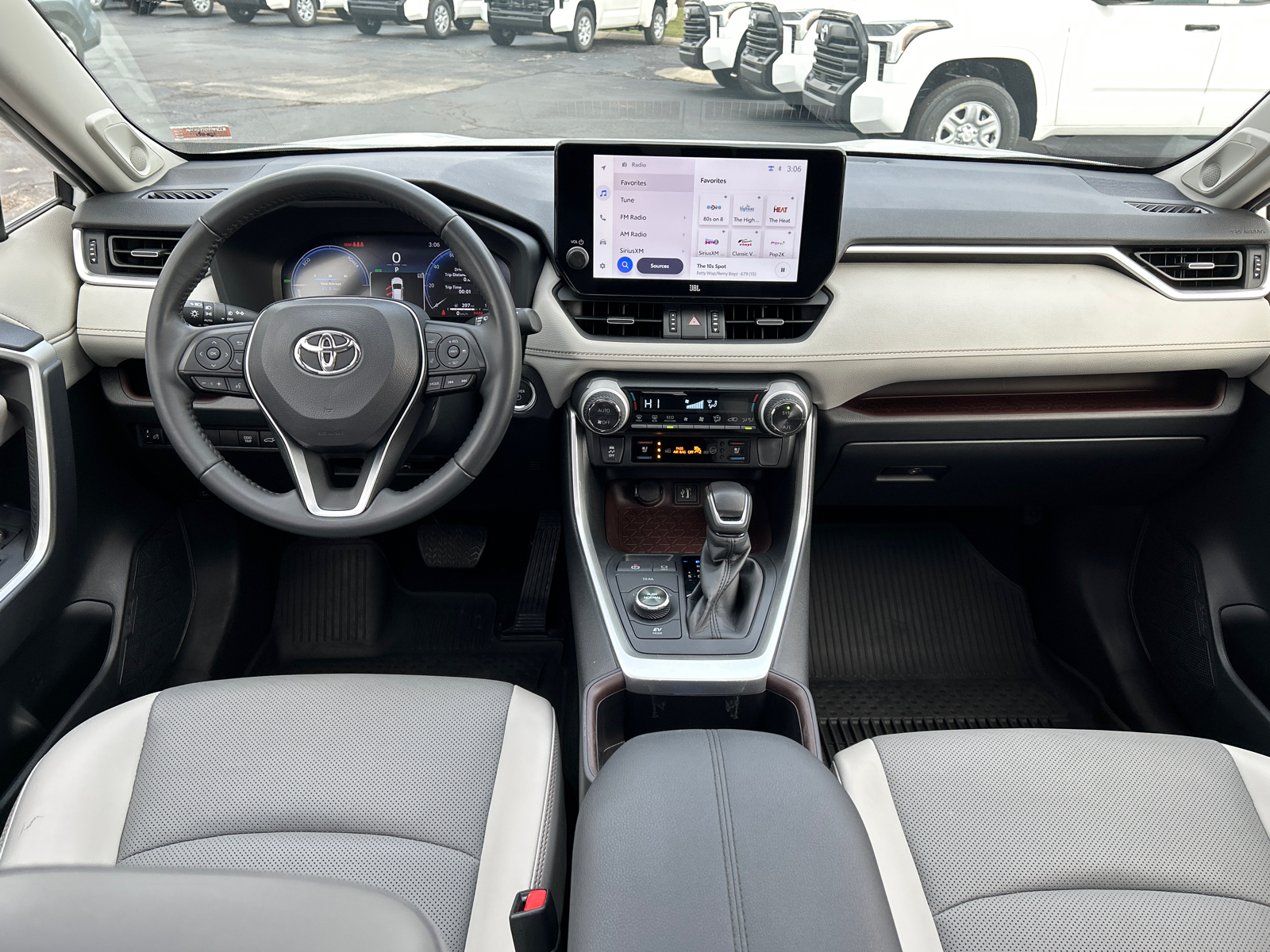 2023 Toyota RAV4 Hybrid Limited 16