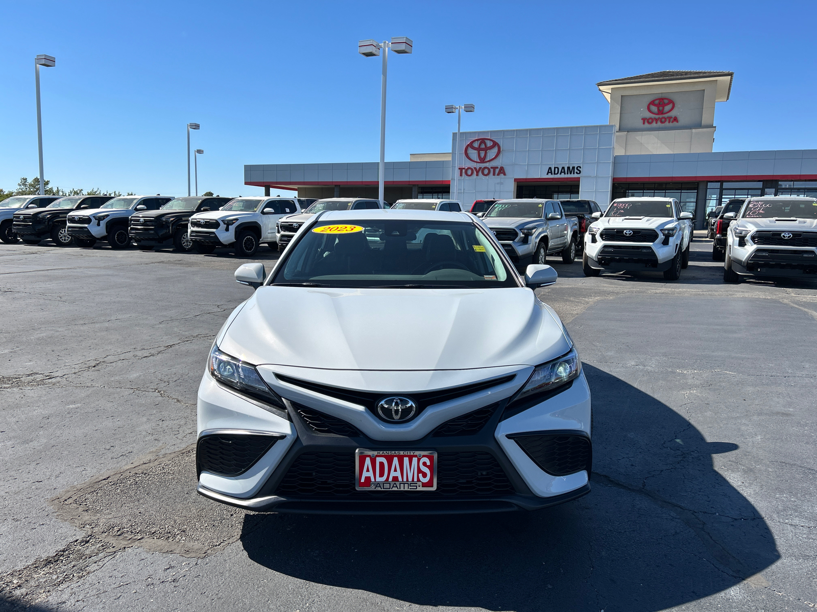 2024 Toyota Camry SE 3