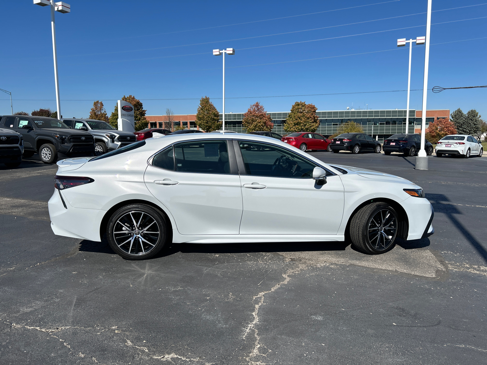 2024 Toyota Camry SE 10