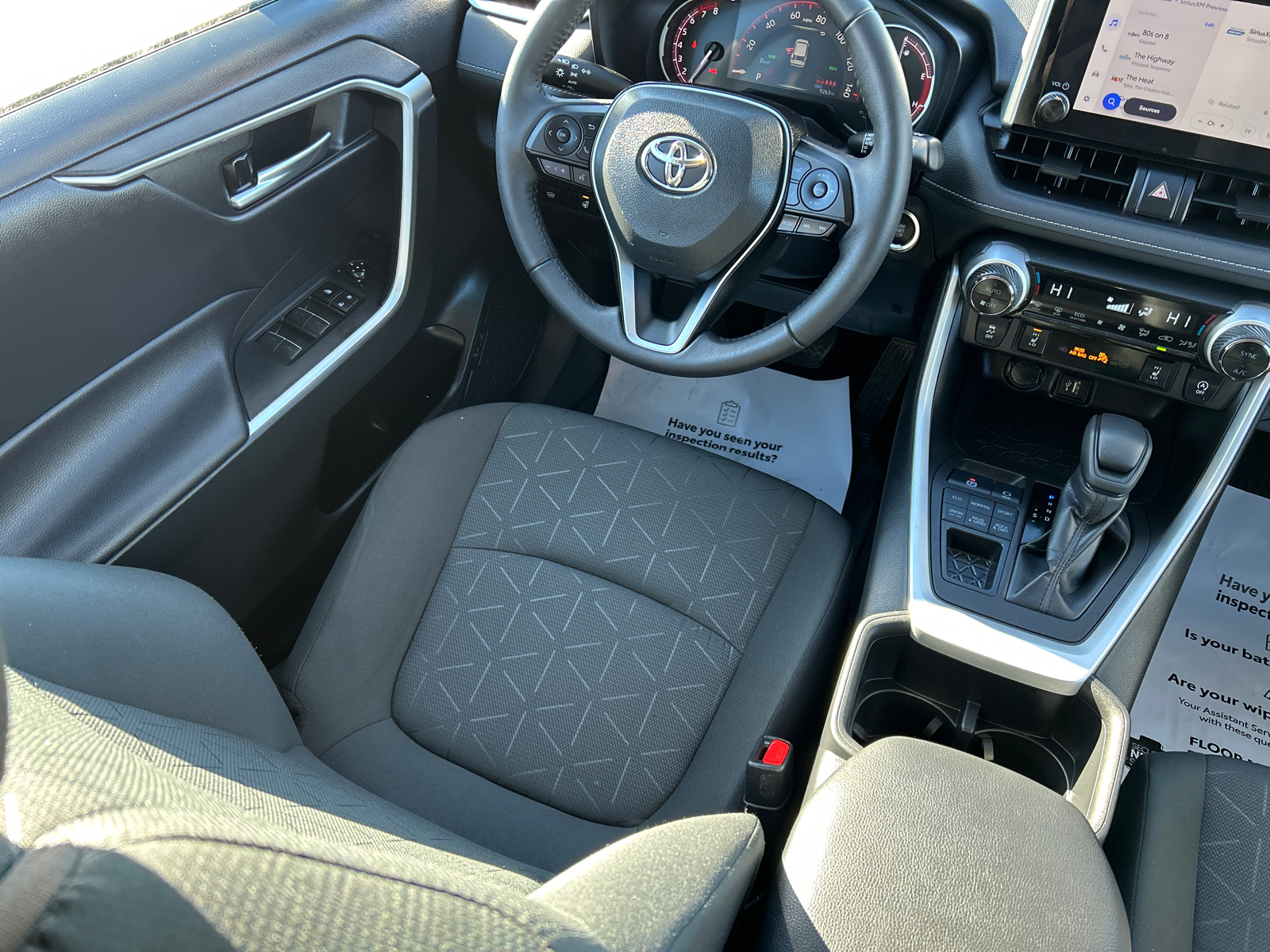 2024 Toyota RAV4 XLE 18