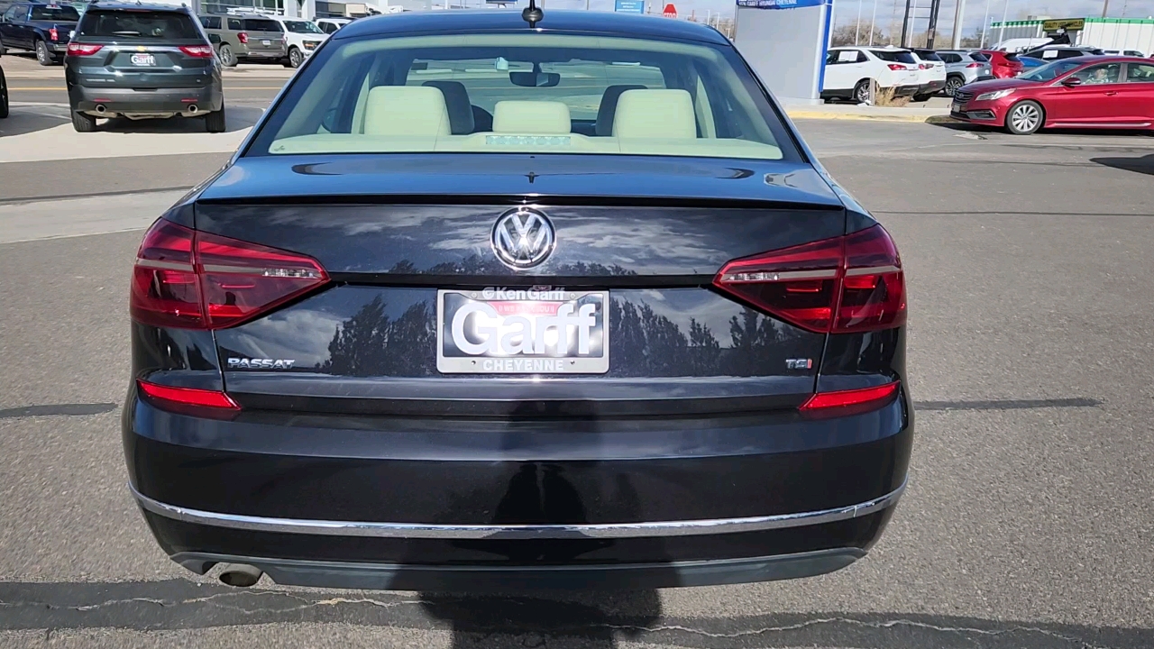 2019 Volkswagen Passat 2.0T Wolfsburg Edition 23