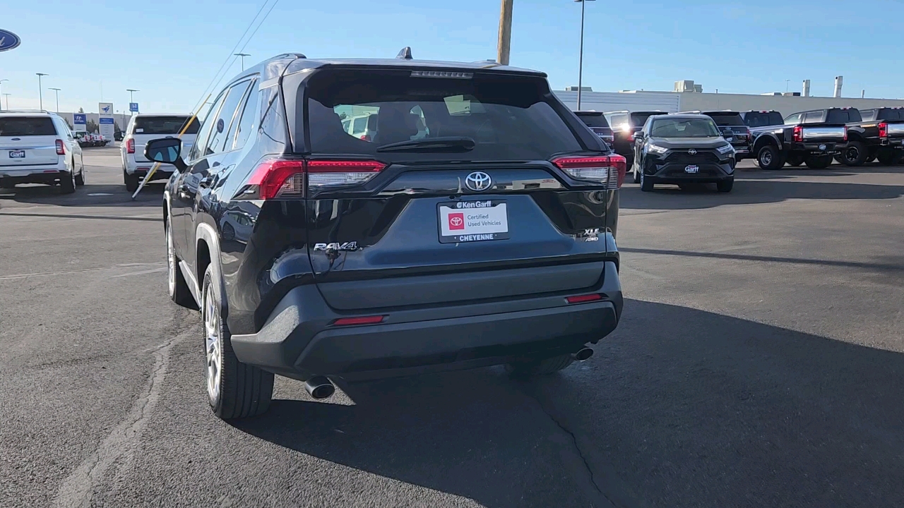 2021 Toyota RAV4 XLE Premium 4