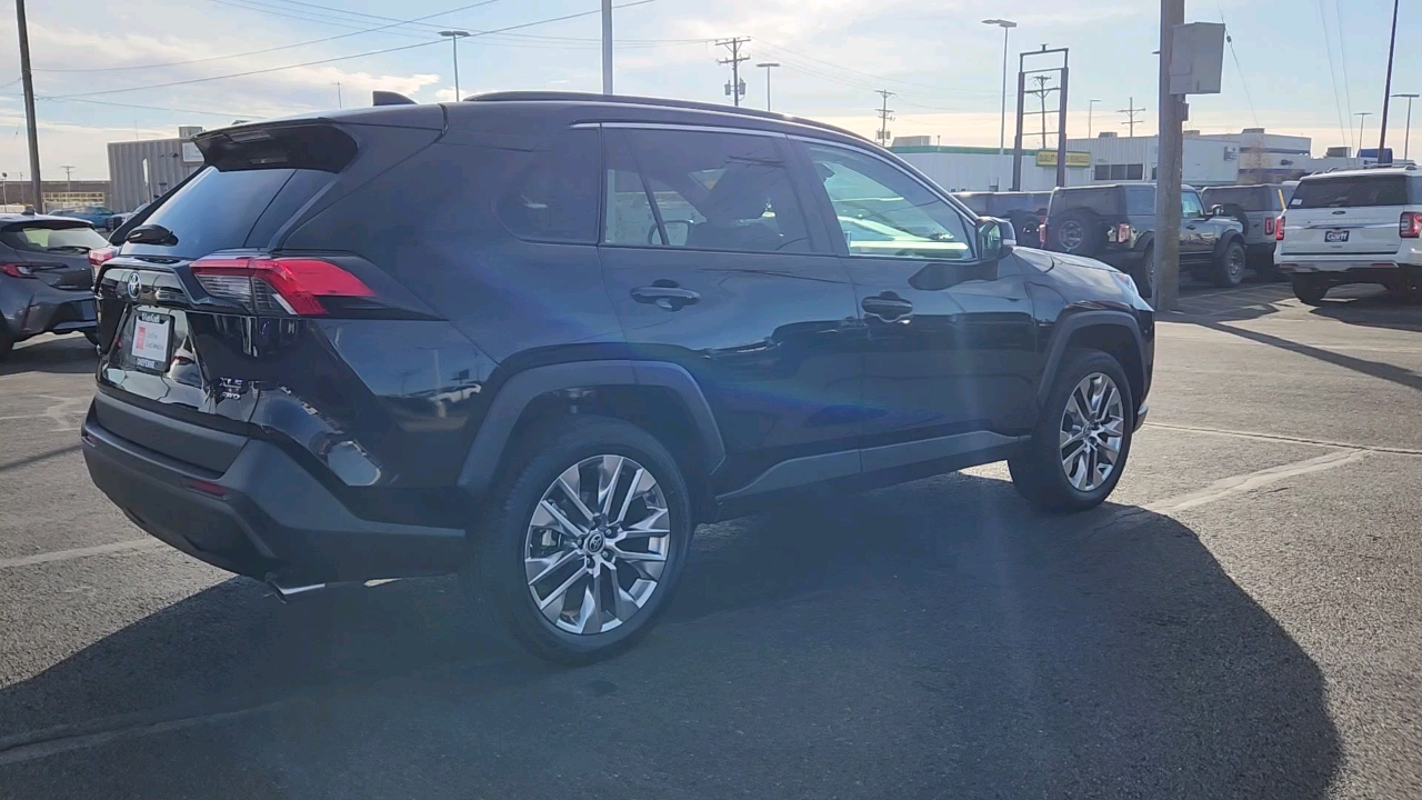 2021 Toyota RAV4 XLE Premium 5