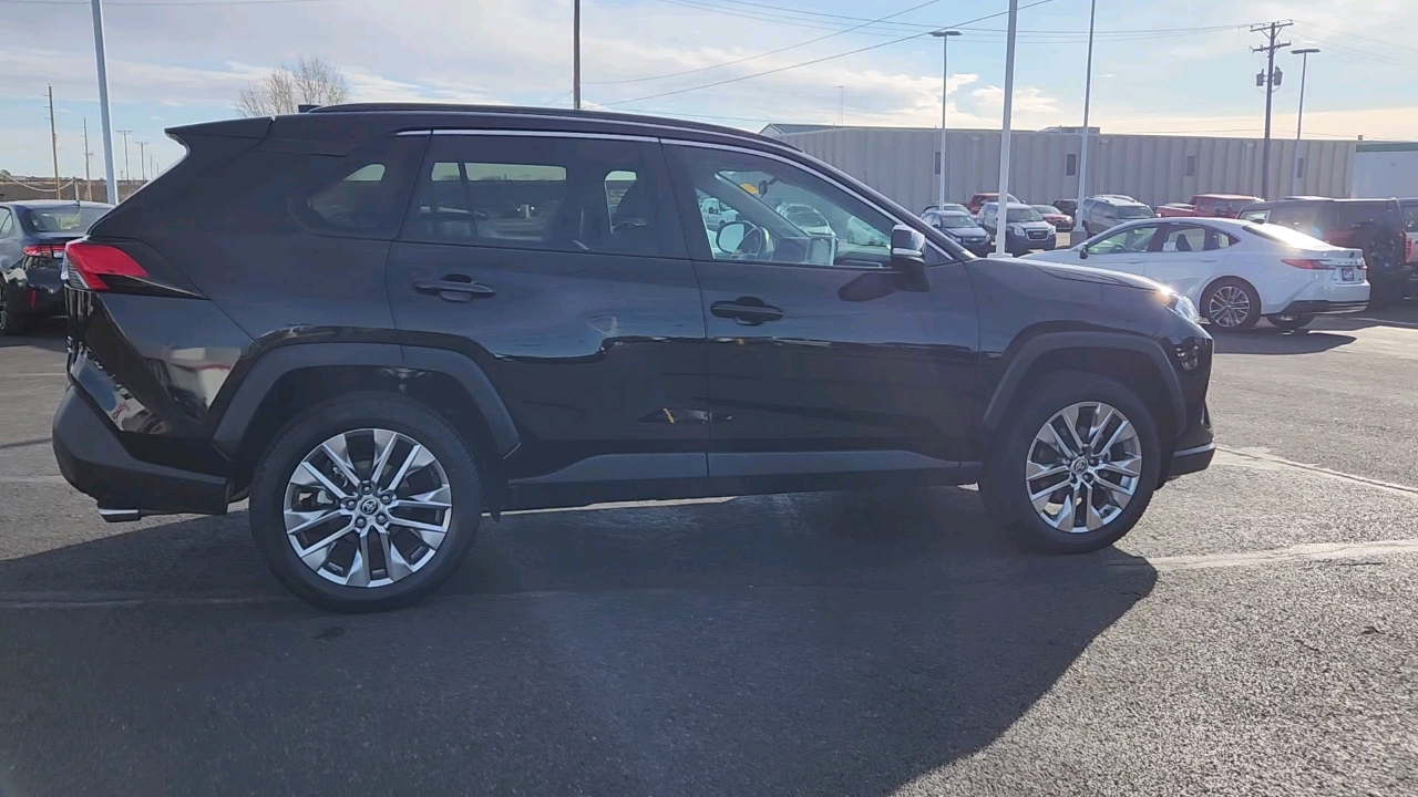 2021 Toyota RAV4 XLE Premium 6