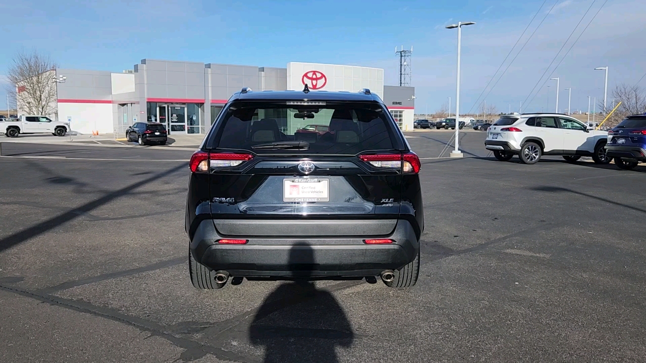 2021 Toyota RAV4 XLE Premium 26