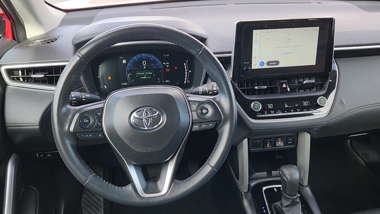 2024 Toyota Corolla Cross XLE 9