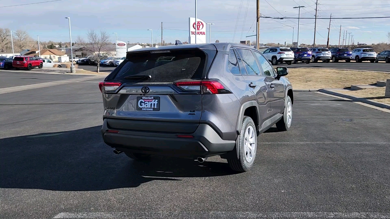 2025 Toyota RAV4 LE 4