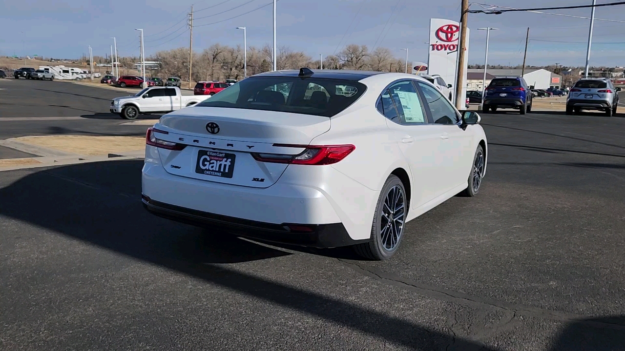 2025 Toyota Camry XLE 3