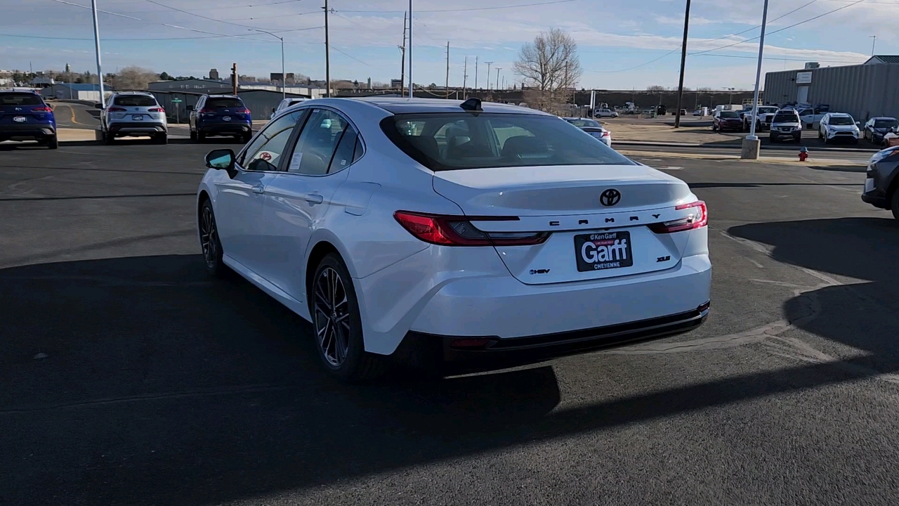 2025 Toyota Camry XLE 5