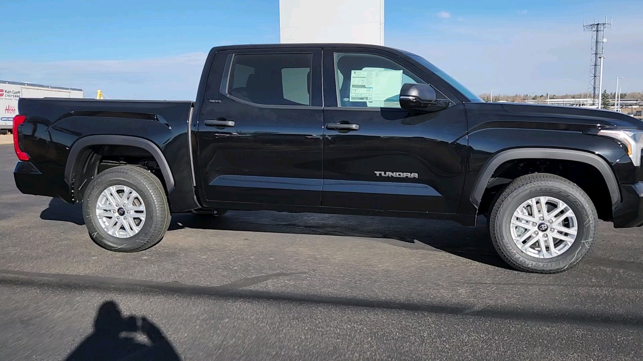 2025 Toyota Tundra 4WD SR5 2