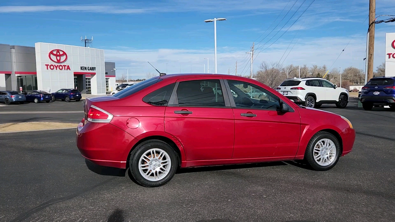 2011 Ford Focus SE 2