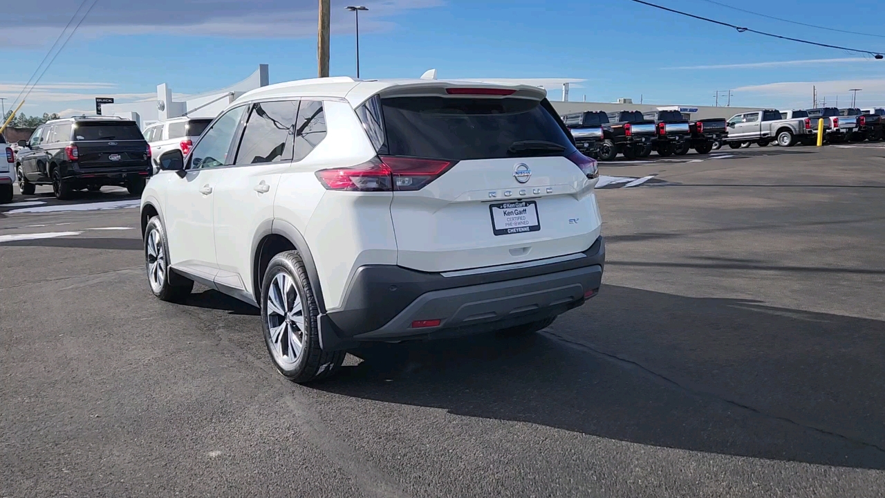 2021 Nissan Rogue SV 3