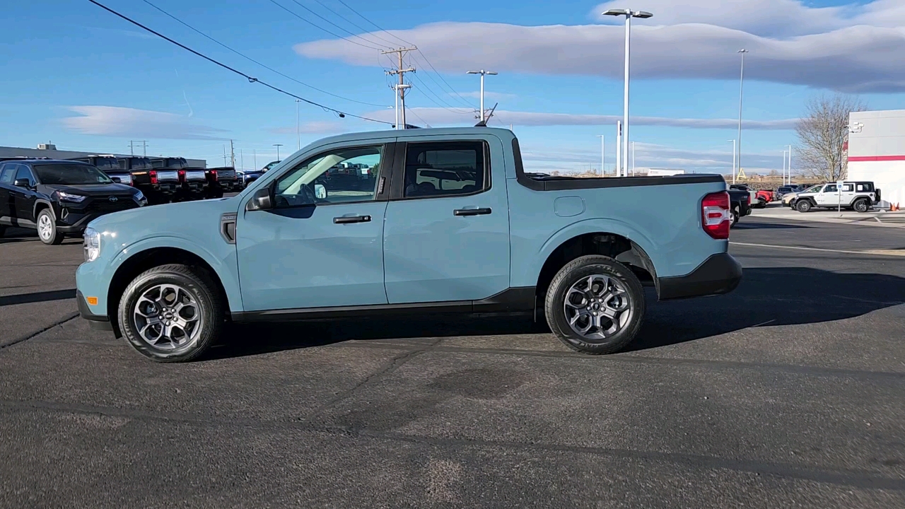 2023 Ford Maverick XLT 2