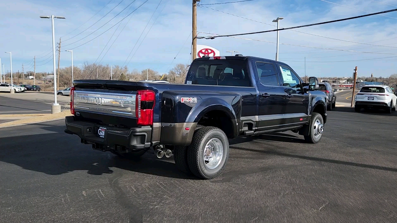 2024 Ford Super Duty F-350 DRW King Ranch 3