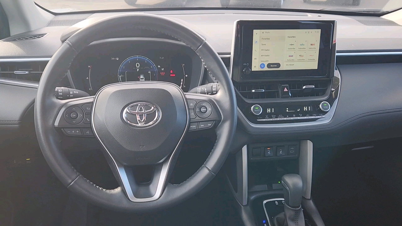 2024 Toyota Corolla Cross XLE 9