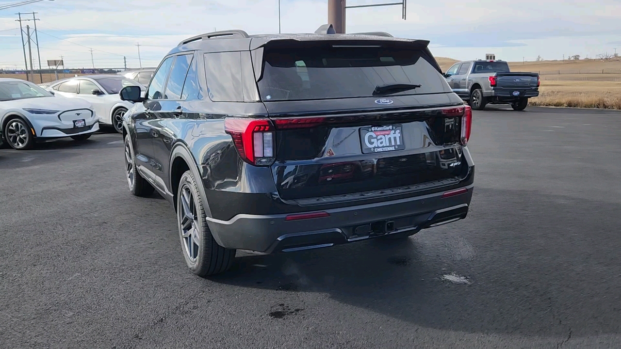 2025 Ford Explorer ST-Line 3