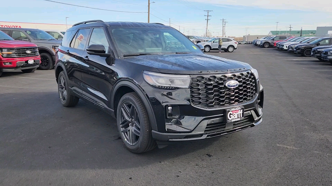 2025 Ford Explorer ST-Line 7