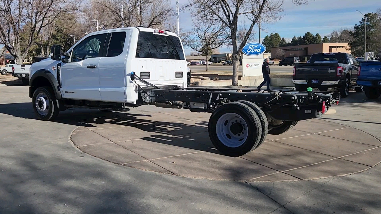 2023 Ford Super Duty F-550 DRW XL 3