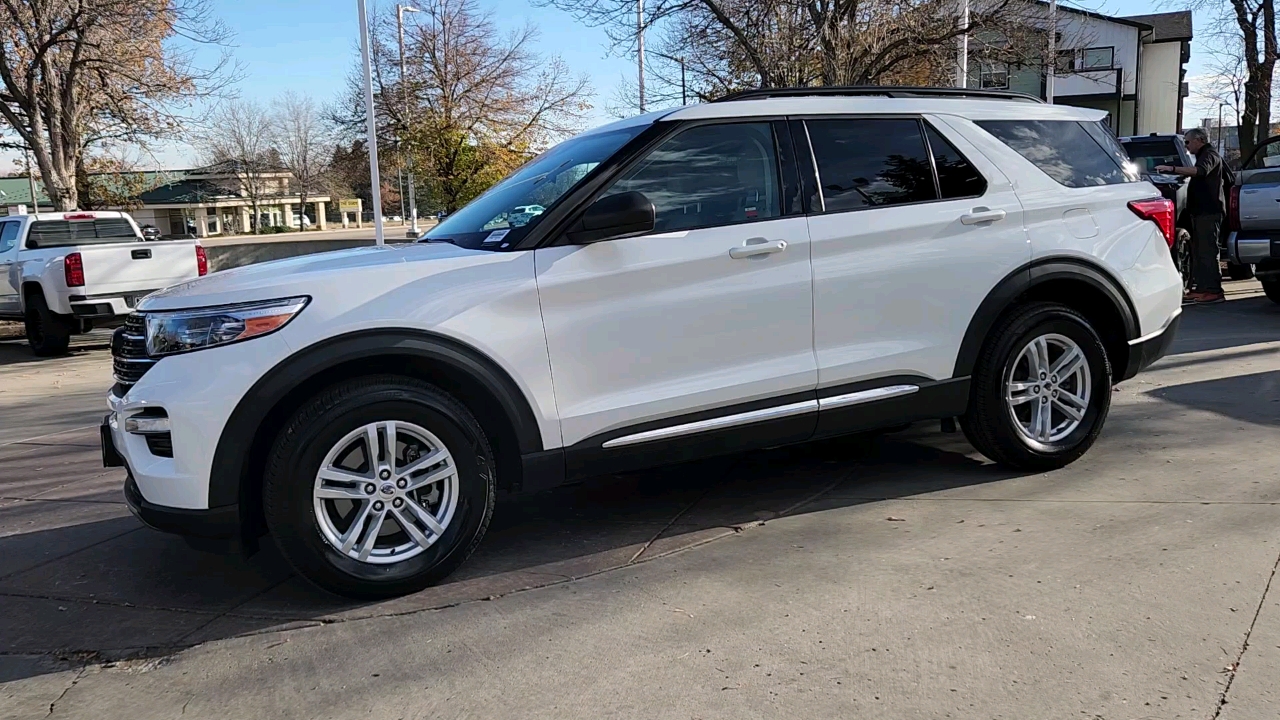 2021 Ford Explorer  2