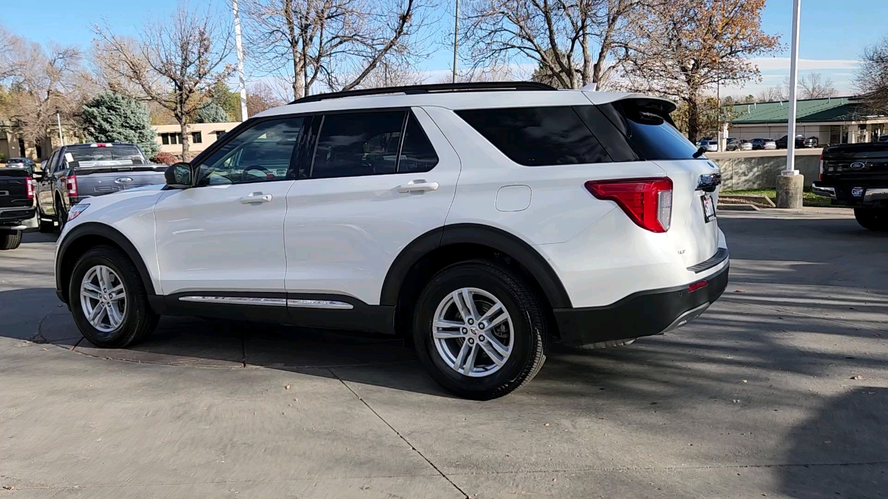 2021 Ford Explorer  4