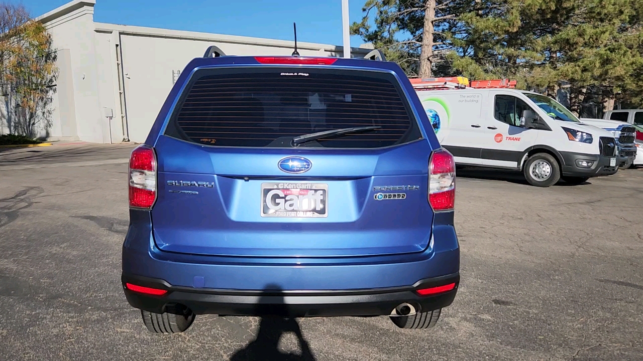 2015 Subaru Forester 2.5i 18