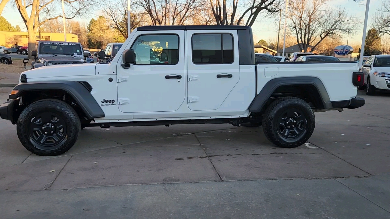 2022 Jeep Gladiator Sport 2