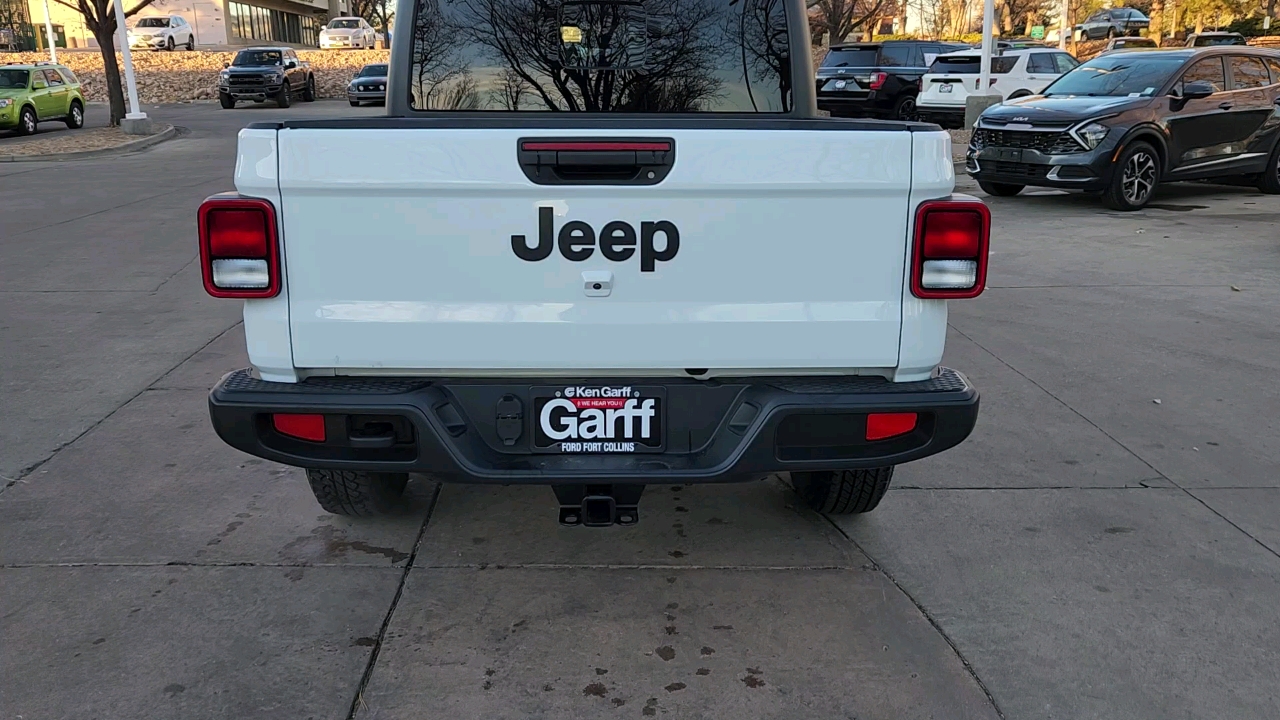 2022 Jeep Gladiator Sport 23