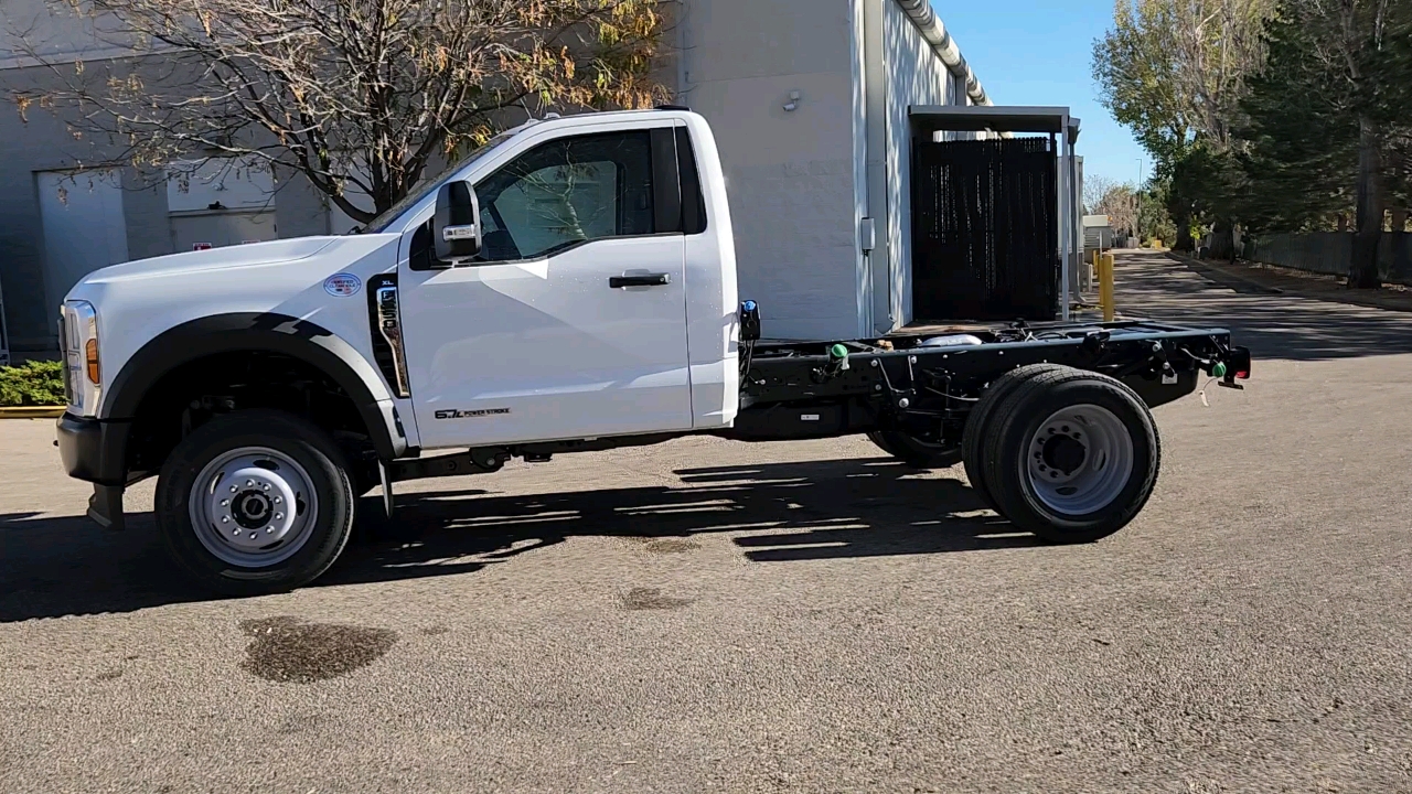 2024 Ford Super Duty F-550 DRW  3