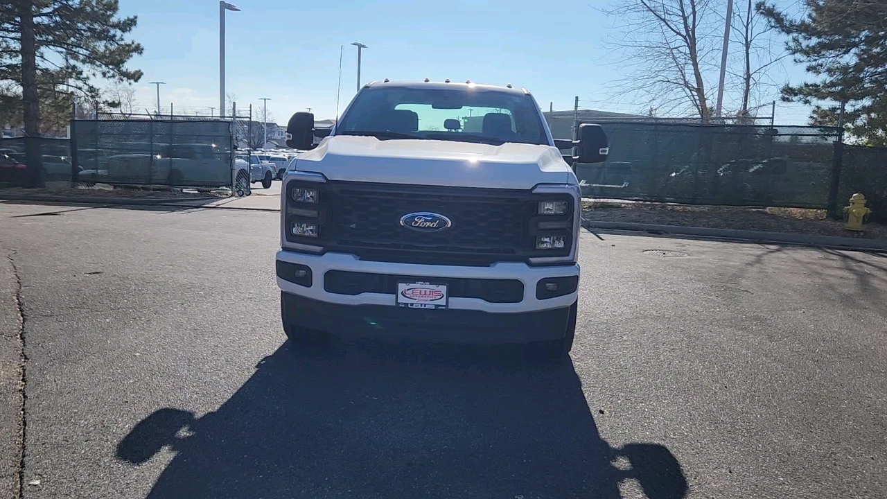 2024 Ford Super Duty F-250 SRW XL 8