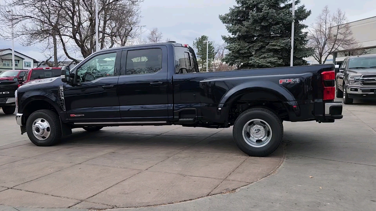 2024 Ford Super Duty F-350 DRW LARIAT 3