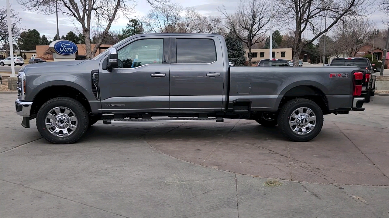 2024 Ford Super Duty F-350 SRW LARIAT 2