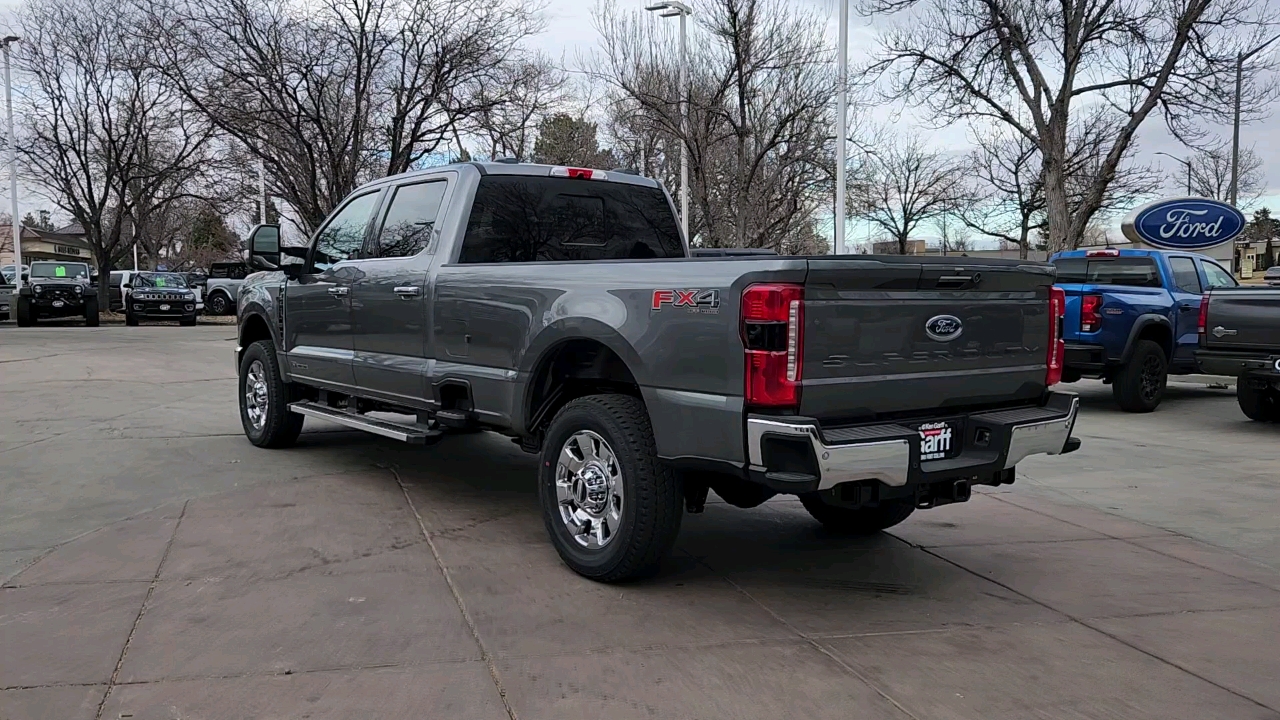 2024 Ford Super Duty F-350 SRW LARIAT 3