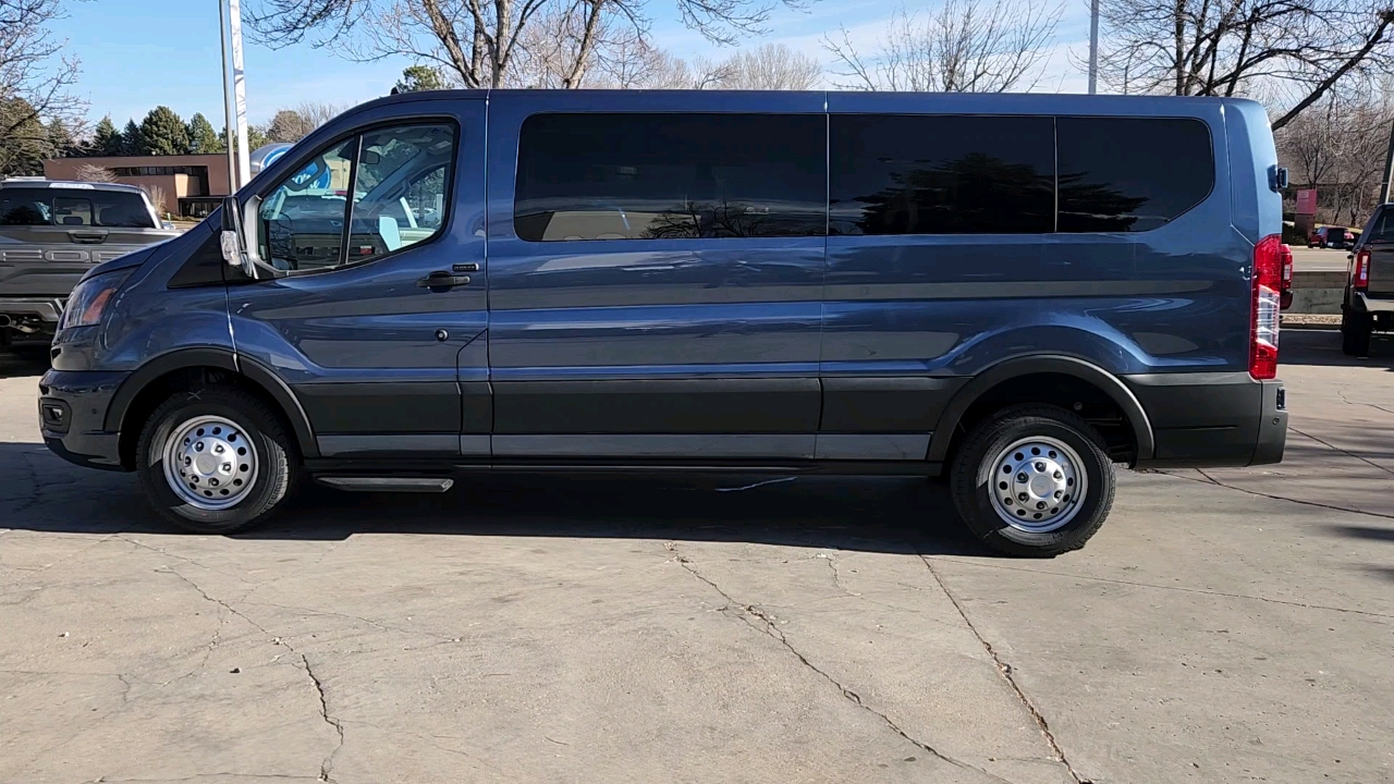 2024 Ford Transit Passenger Wagon XLT 2