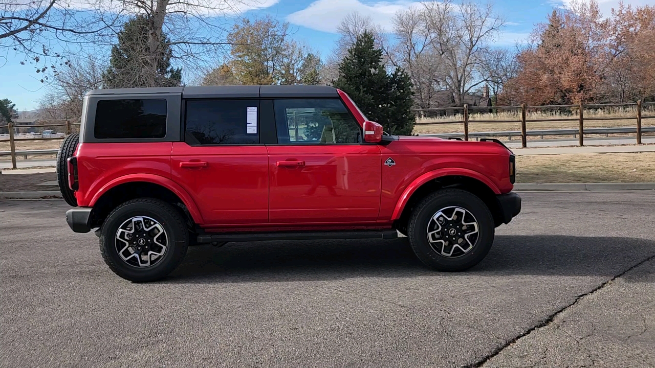 2024 Ford Bronco Outer Banks 6