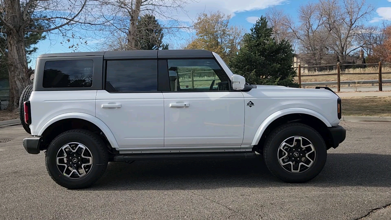 2024 Ford Bronco Outer Banks 6