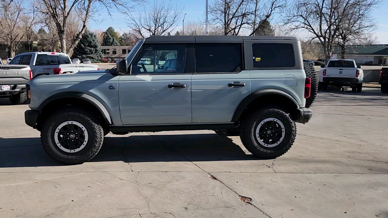 2024 Ford Bronco Black Diamond 2