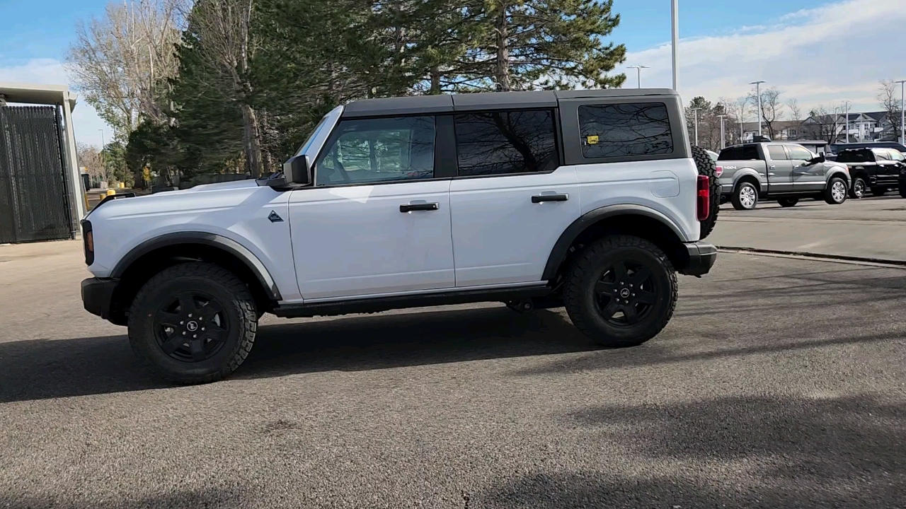 2024 Ford Bronco Black Diamond 3