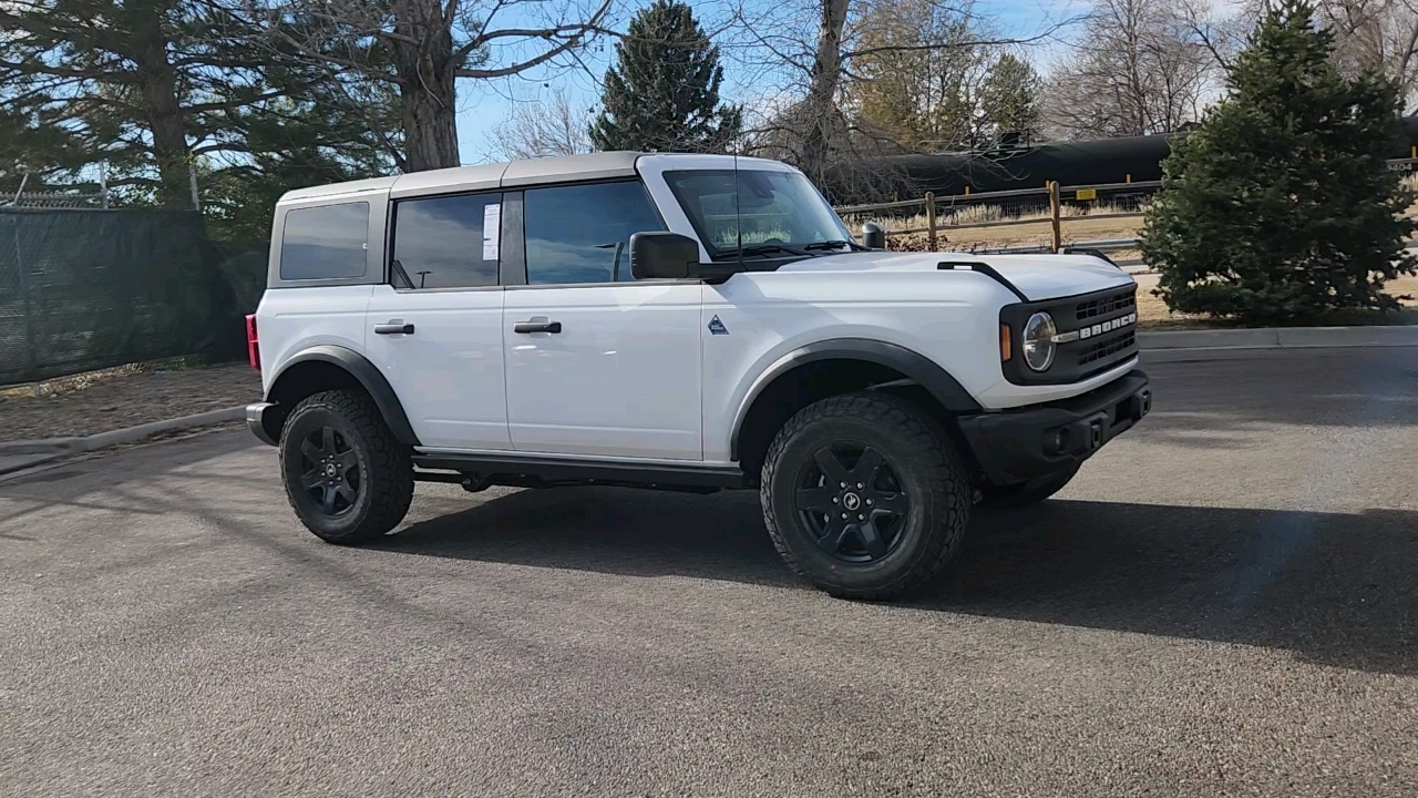 2024 Ford Bronco Black Diamond 11