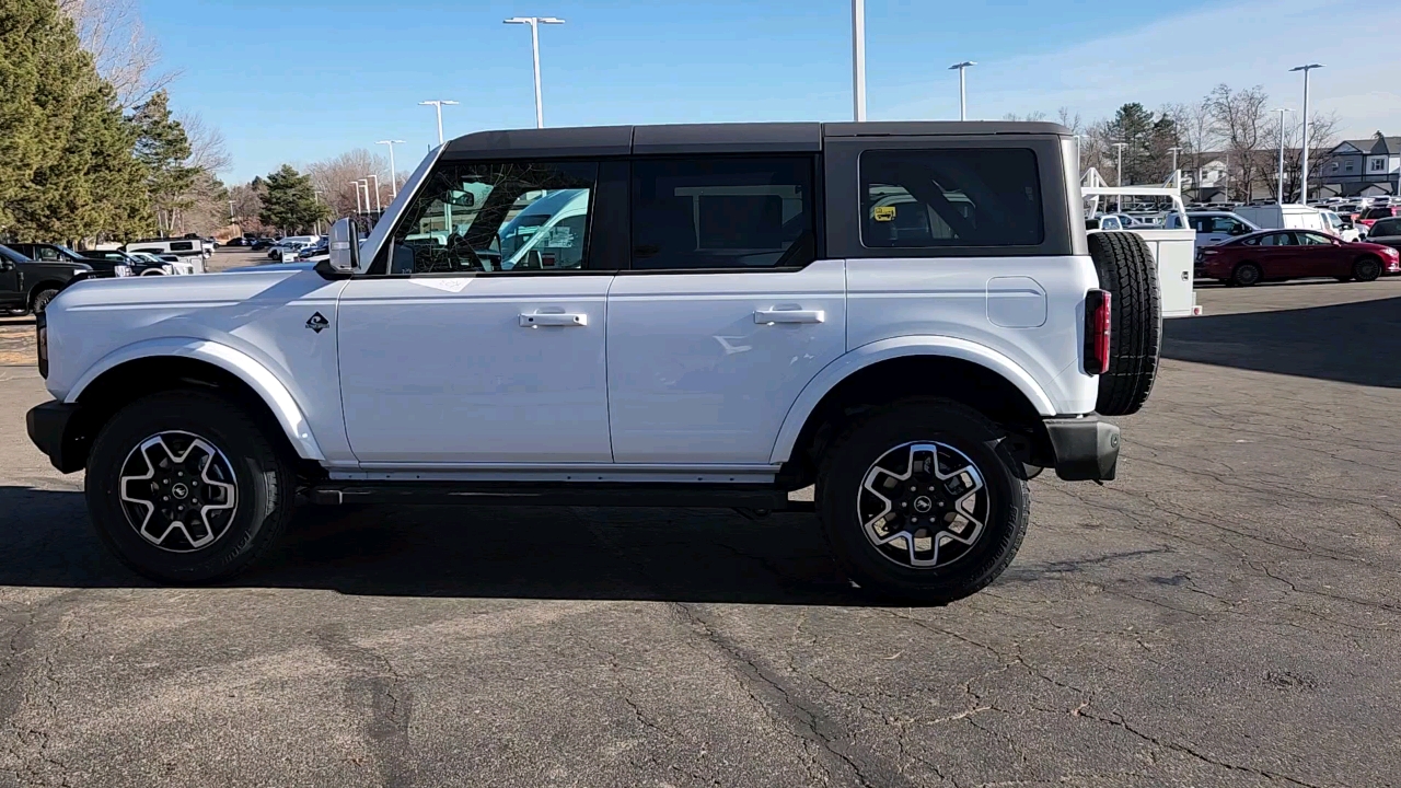 2024 Ford Bronco Outer Banks 3