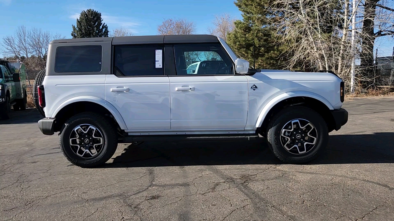 2024 Ford Bronco Outer Banks 8