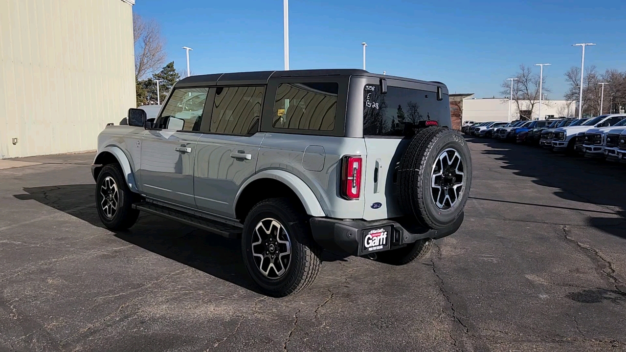 2024 Ford Bronco Outer Banks 3