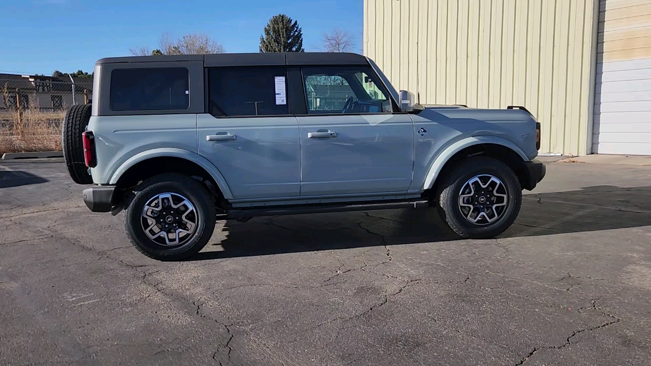 2024 Ford Bronco Outer Banks 6